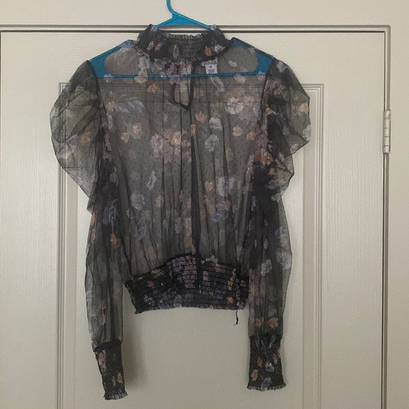 Sheer floral print blouse. - Picture 1 of 4